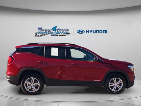 Used 2020 GMC Terrain SLE w/ Driver Convenience Package image 10