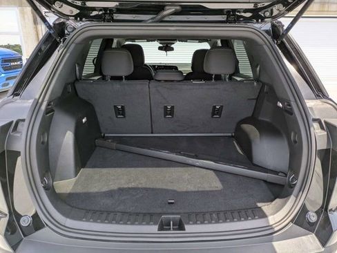 Used 2025 Chevrolet Equinox LT FWD image 12