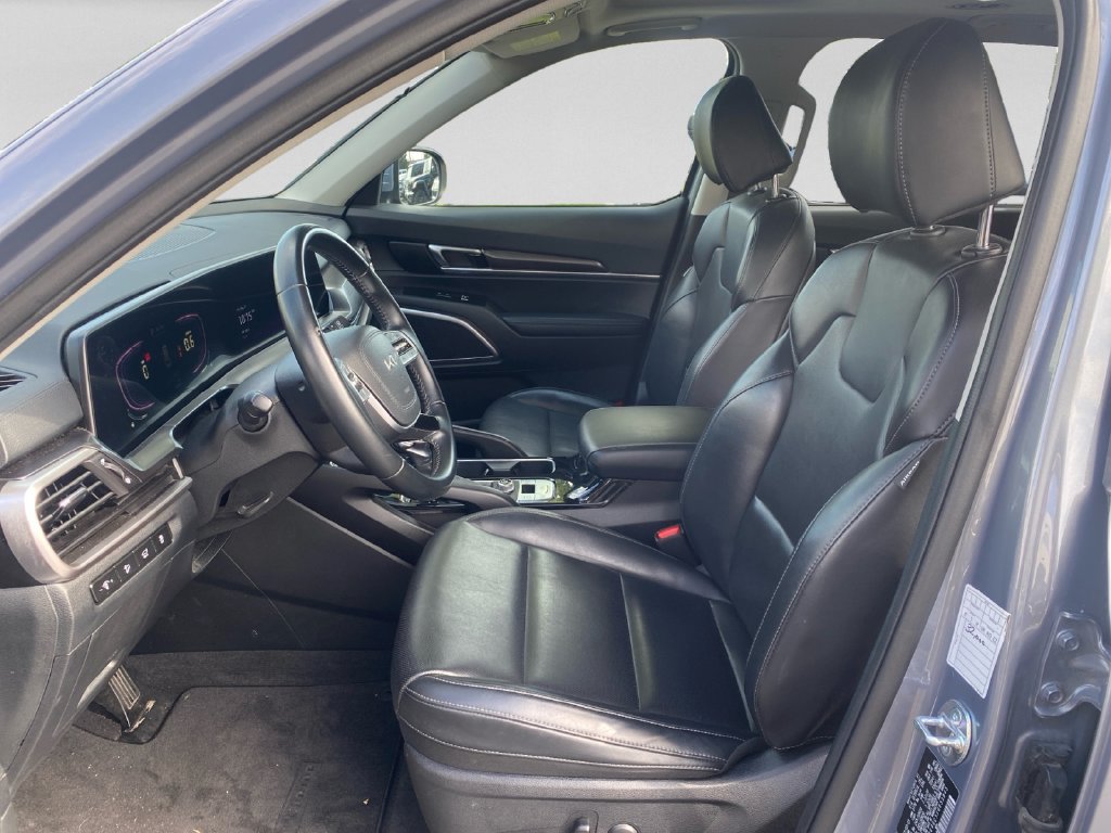 Used 2025 Kia Telluride S FWD image 21