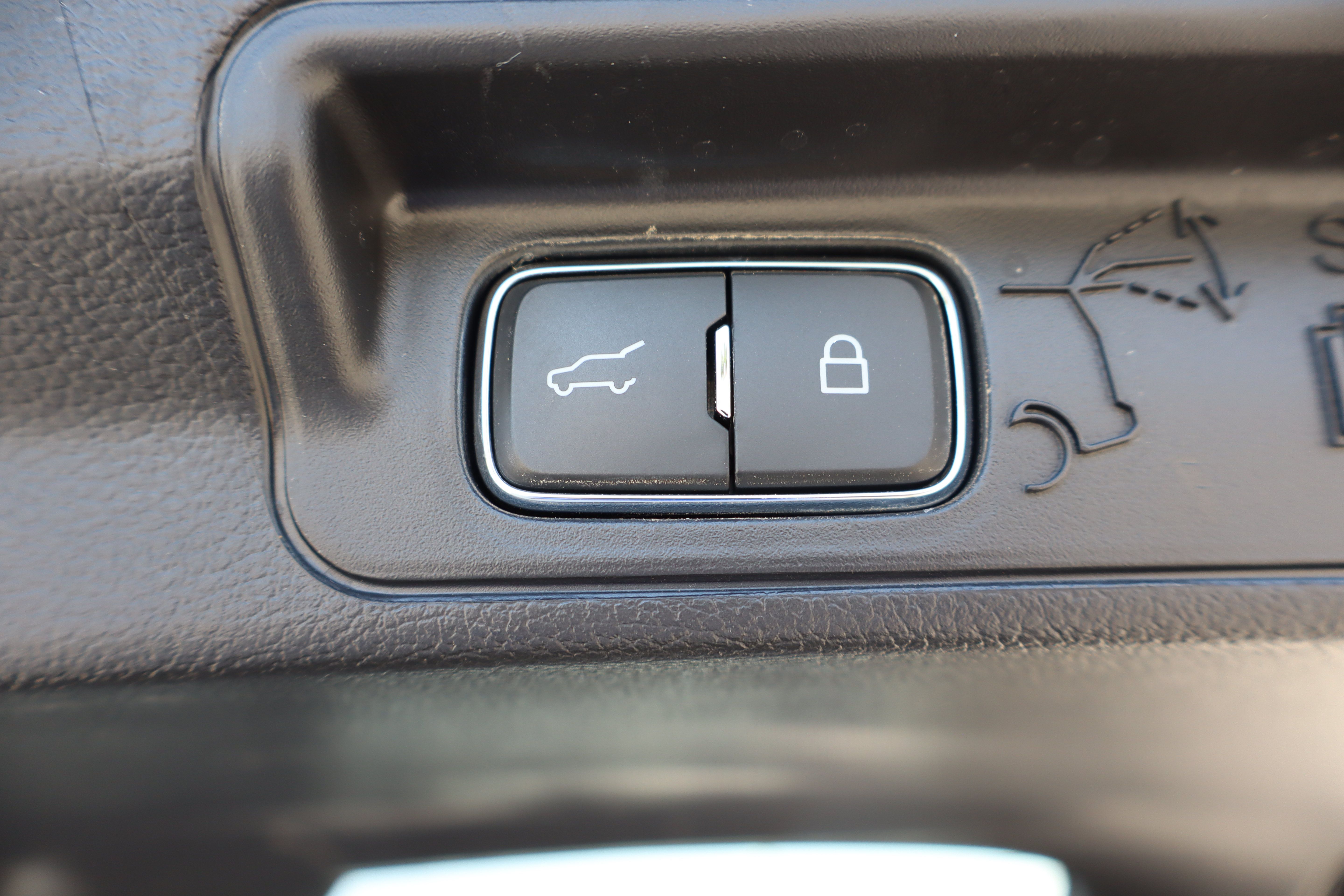 Used 2025 Ford Explorer ST-Line w/ Premium Package AWD/4WD image 34