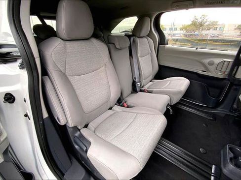Certified 2024 Toyota Sienna LE image 19