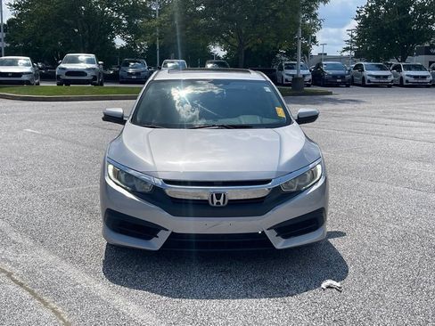 Used 2018 Honda Civic EX image 2