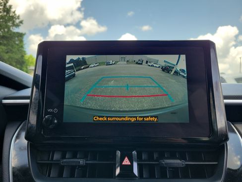 Used 2024 Toyota Corolla Cross LE w/ Moonroof Package FWD image 13