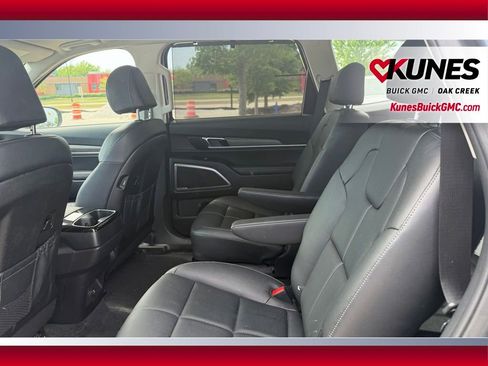 Used 2022 Kia Telluride EX w/ EX Premium Package AWD/4WD image 5