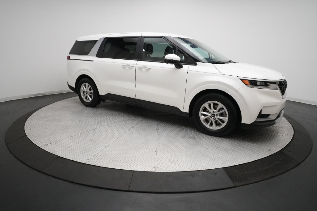 Used 2024 Kia Carnival LX FWD image 35