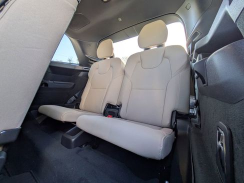 New 2026 Volvo XC90 T8 Plus w/ Protection Package Premier AWD/4WD image 17
