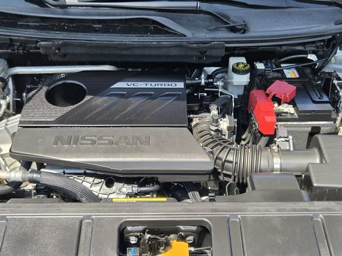 Used 2024 Nissan Rogue SV FWD image 30
