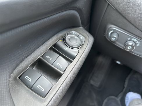 Used 2023 Chevrolet Equinox RS w/ RS Leather Package image 35