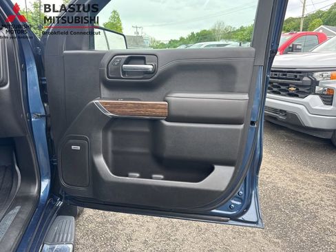 Used 2019 Chevrolet Silverado 1500 High Country w/ Technology Package AWD/4WD image 42