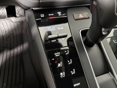 New 2026 Porsche Macan image 31