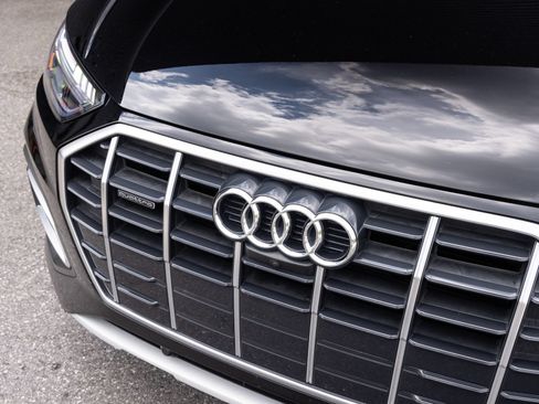 Used 2021 Audi Q5 Prestige w/ Prestige Package AWD/4WD image 8