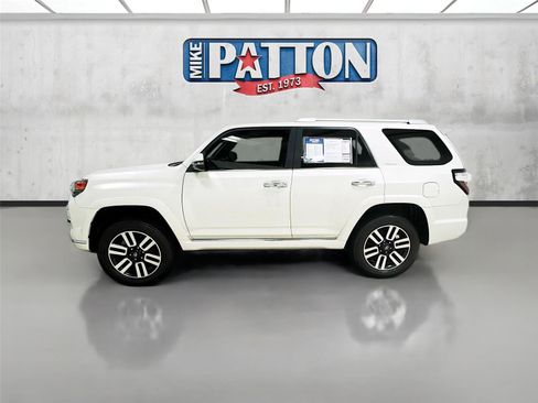 Used 2018 Toyota 4Runner Limited image 4