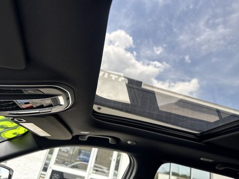Used 2025 Jeep Grand Cherokee Limited RWD image 20
