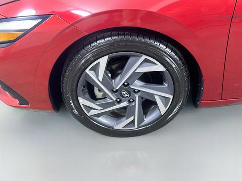 Used 2025 Hyundai Elantra SEL FWD image 8