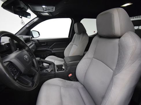 Used 2024 Toyota Tacoma SR5 AWD/4WD image 19