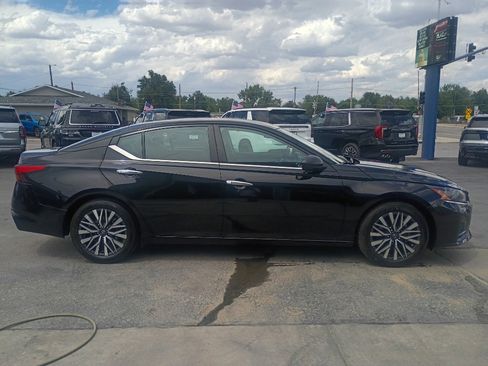 Used 2025 Nissan Altima 2.5 SV FWD image 5