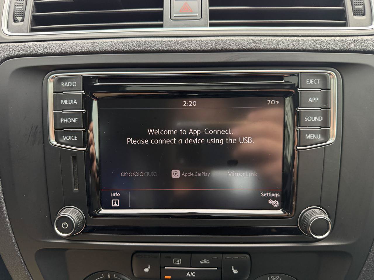 Used 2018 Volkswagen Jetta SE FWD image 38