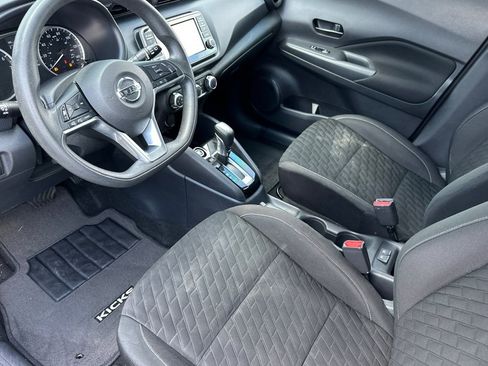 Used 2021 Nissan Kicks S image 9