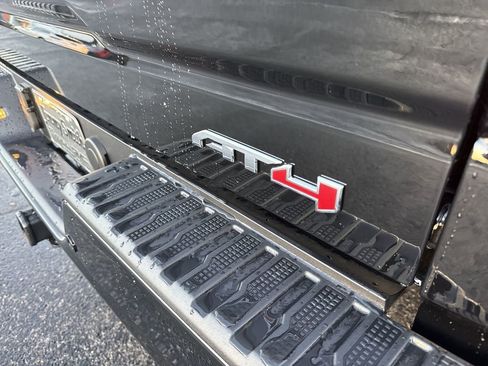 Certified 2025 GMC Sierra 1500 AT4 w/ AT4 Premium Package image 39