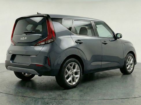 Used 2025 Kia Soul LX w/ LX Technology Package FWD image 9