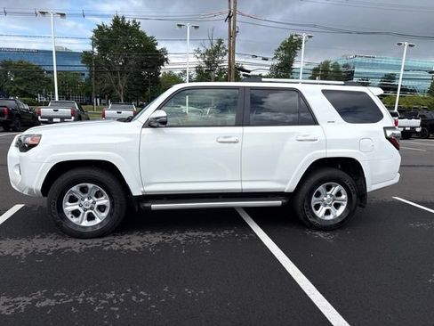 Used 2023 Toyota 4Runner SR5 Premium w/ Moonroof Package AWD/4WD image 4