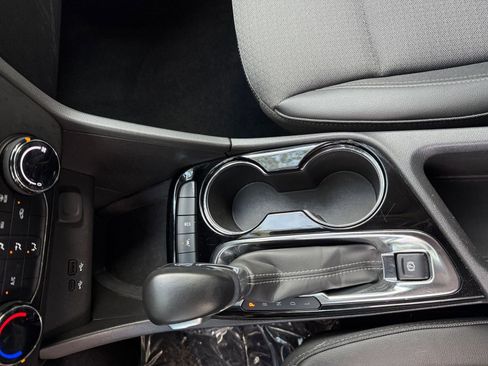Used 2025 Buick Encore GX Preferred FWD image 38