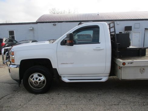 Used 2015 Chevrolet Silverado 3500 LT w/ LT Convenience Package image 2