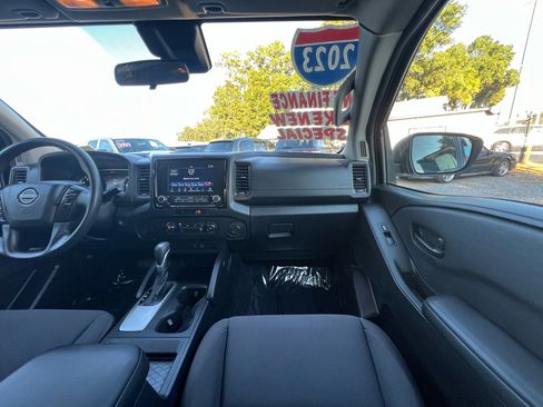 Used 2023 Nissan Frontier S image 33