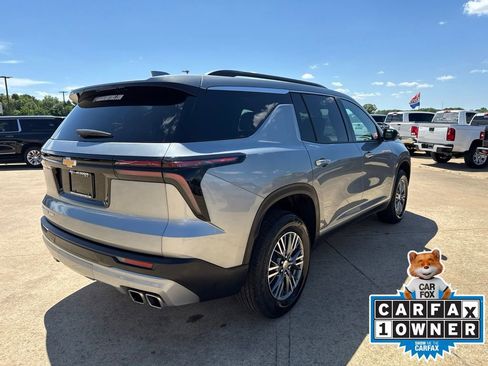 Used 2026 Chevrolet Traverse LT AWD/4WD image 4