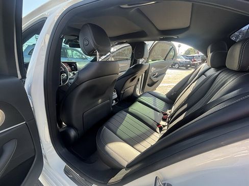 Used 2022 Mercedes-Benz E 350 Sedan image 14