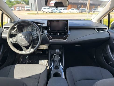 Used 2020 Toyota Corolla LE FWD image 10