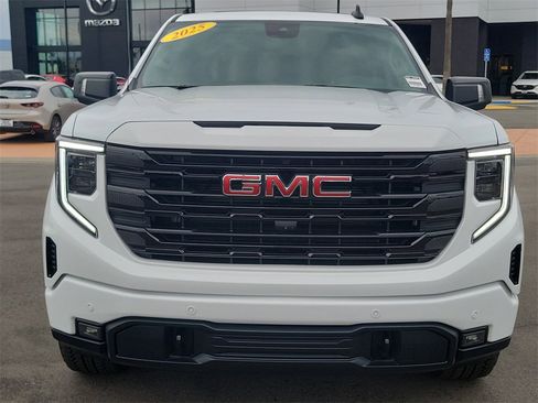 Used 2025 GMC Sierra 1500 Elevation w/ Elevation Premium Package image 27