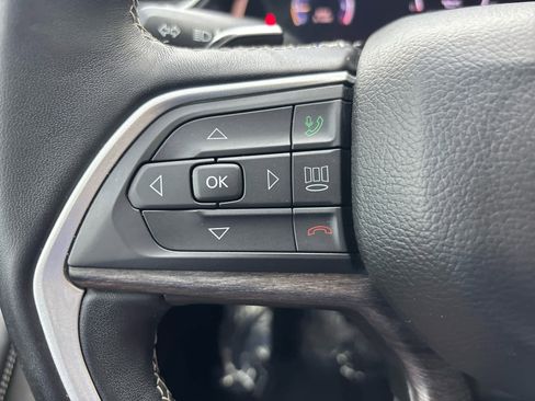 Used 2022 Jeep Grand Cherokee Limited image 13