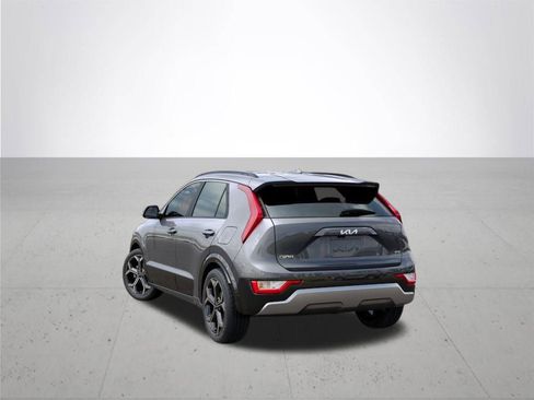 New 2025 Kia Niro EX Touring image 4