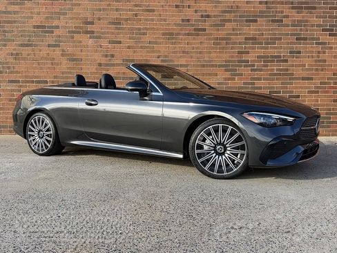 Used 2024 Mercedes-Benz CLE 450 4MATIC Cabriolet image 9