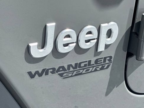 Used 2018 Jeep Wrangler Sport AWD/4WD image 26