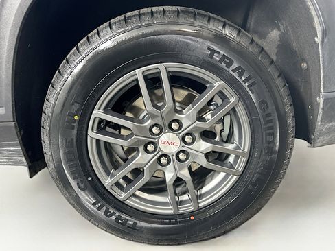 Used 2025 GMC Acadia Elevation image 11