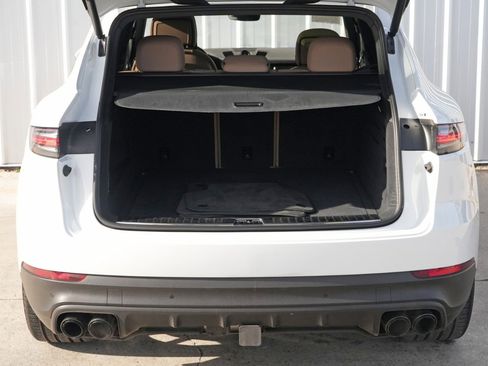 Used 2022 Porsche Cayenne S Platinum w/ Premium Package Plus image 10