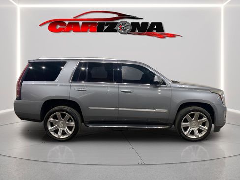Used 2020 Cadillac Escalade Luxury RWD image 2