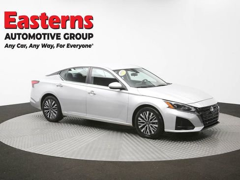 Used 2023 Nissan Altima 2.5 SV FWD image 48