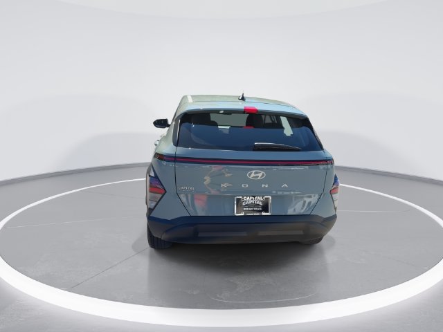 Used 2027 Hyundai Kona SE FWD image 7