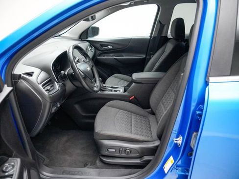 Used 2024 Chevrolet Equinox LT FWD image 24