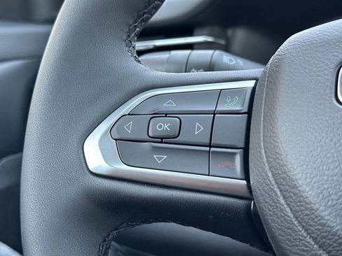 New 2025 Jeep Compass Latitude image 21