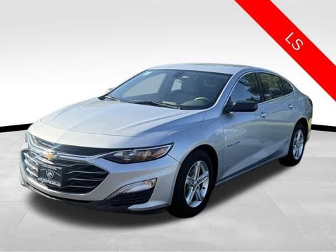 Used 2021 Chevrolet Malibu LS image 3