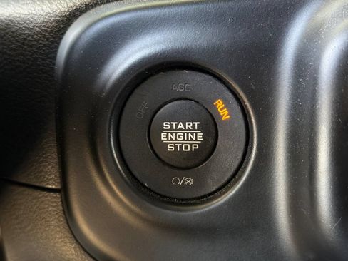Used 2021 Jeep Wrangler Unlimited Sahara AWD/4WD image 28