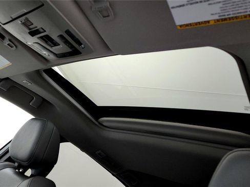 Used 2025 Toyota Sienna XLE w/ XLE Plus Package image 28