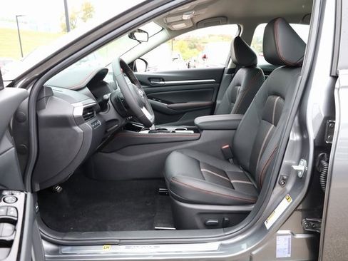 New 2025 Nissan Altima 2.5 SR image 11