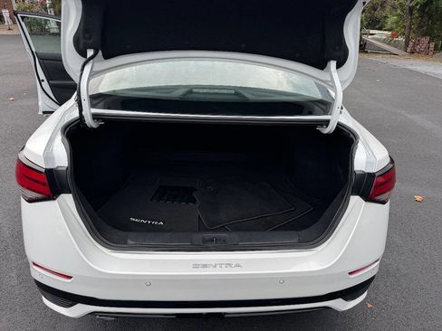 Used 2024 Nissan Sentra SR w/ SR Premium Package image 17