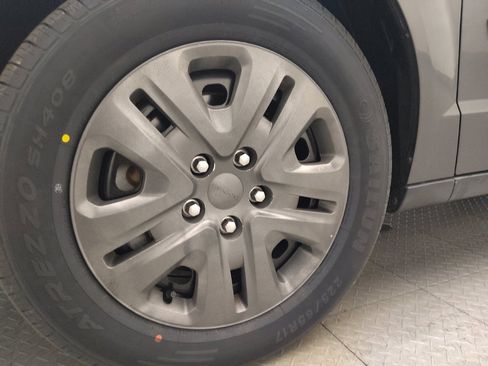 Used 2015 Dodge Grand Caravan American Value Package w/ UConnect Hands-Free Group image 31