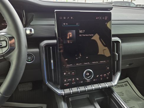 Used 2025 GMC Acadia AT4 w/ LPO, Floor Liner Package AWD/4WD image 36